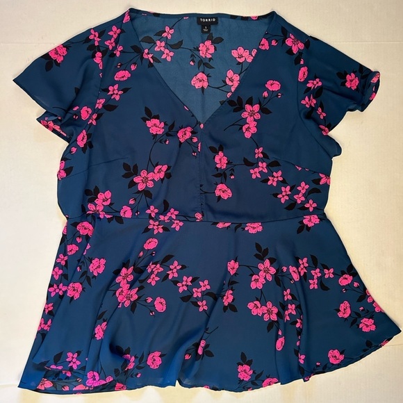 Torrid Vibrant Floral print V-Neck blouse top Sz-1. D10 - Picture 4 of 8